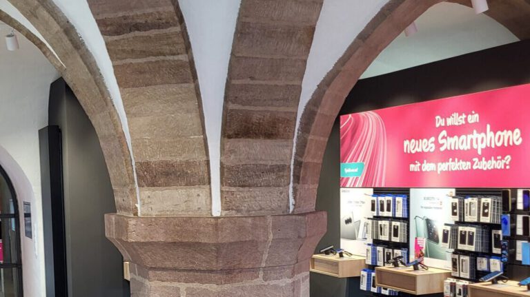 Innenansicht Shop Eurocom- Ihr Telekom Partner in Nürnberg